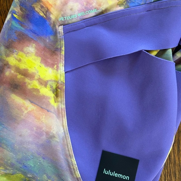 LULULEMON Cargo Super-High-Rise Hiking
Tight 25”  (8) - Picture 7 of 8